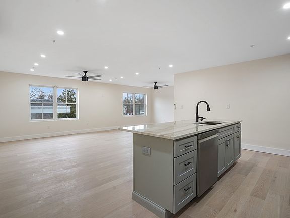 5th image of 125 New Hamburg Rd #1