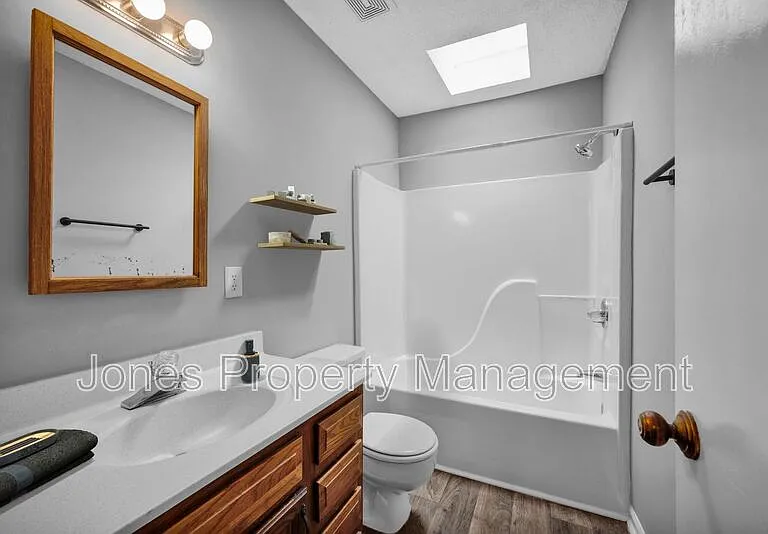 2744 White Oak Ln — Photo 22