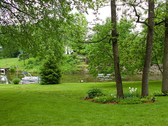 4th image of 130 Lotus Dr