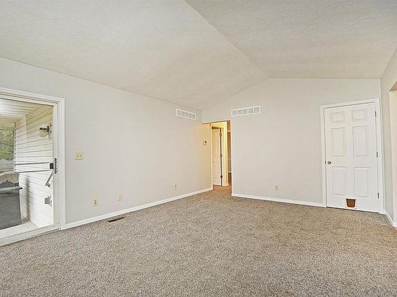 5th image of 166 Cross Creek Ln
