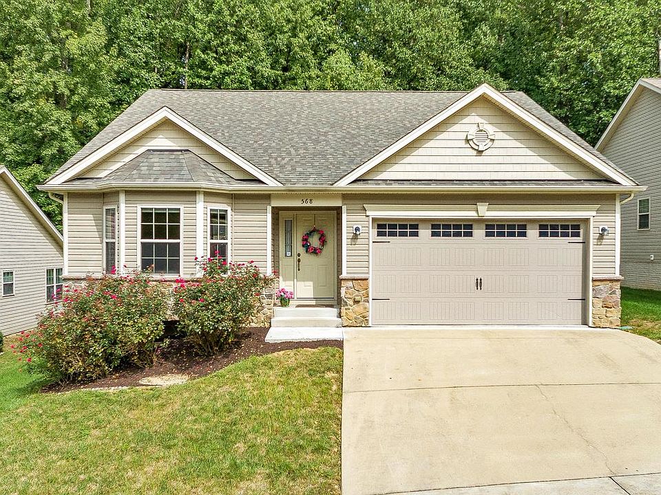 1st image of 568 Hawk Hill Dr