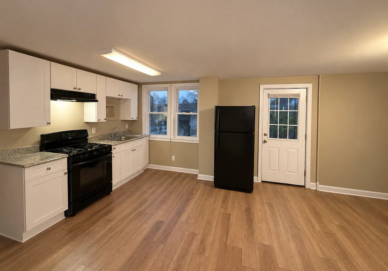 4 bed, 1.5 bath, 1560 sqft, $1,950 — Photo 1