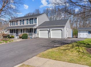 4 Cinnamon Dr, Coventry, RI 02816