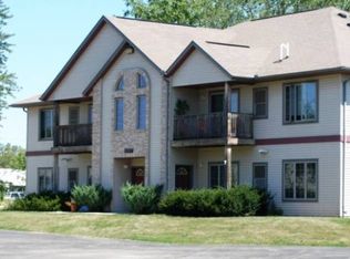 325 Prairie Ave APT 302, Lake Mills, WI 53551