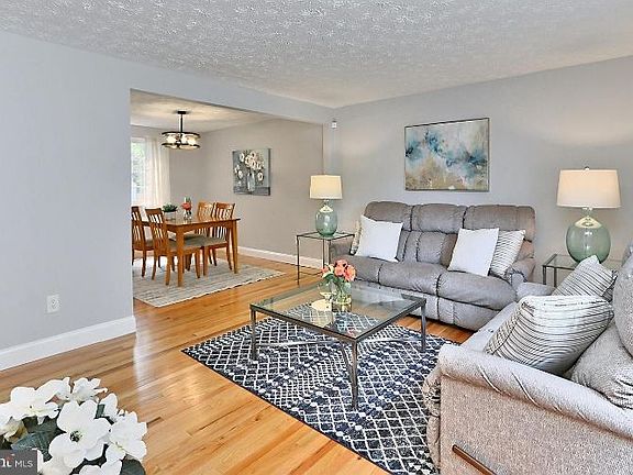 3rd image of 8285 Deep Valley Ct
