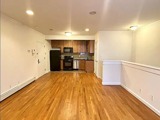 4th image of 29-16 Newtown Ave #1F