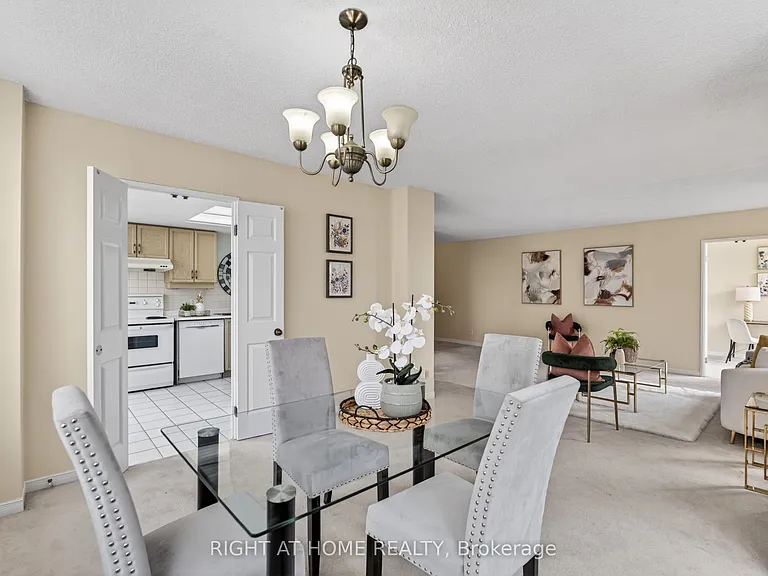 6 Humberline Dr #323 — Photo 17