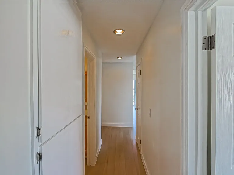 1720 Ardmore Ave #301 — Photo 27