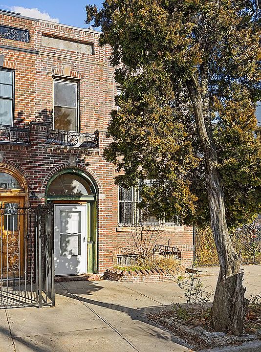 1st image of 1023 Union St