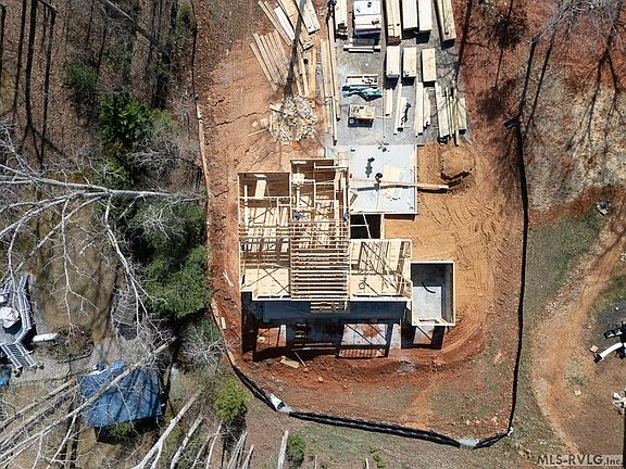 4th image of 1212 Barker Rd