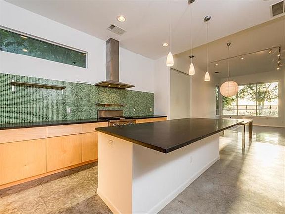 5th image of 701 Theresa Ave #B