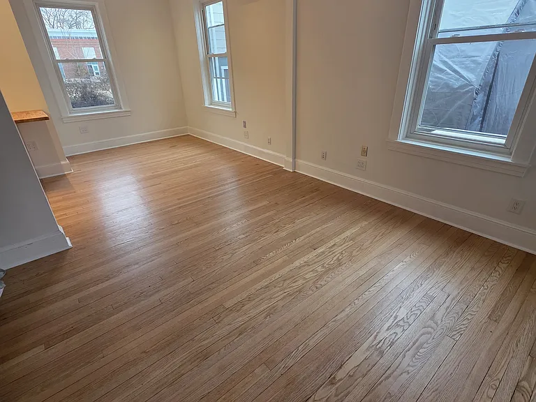 1 N Cherry Grove Ave #1 — Photo 2