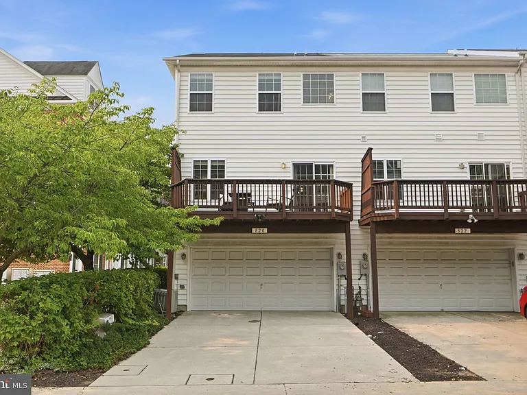 820 Ryan St — Photo 2