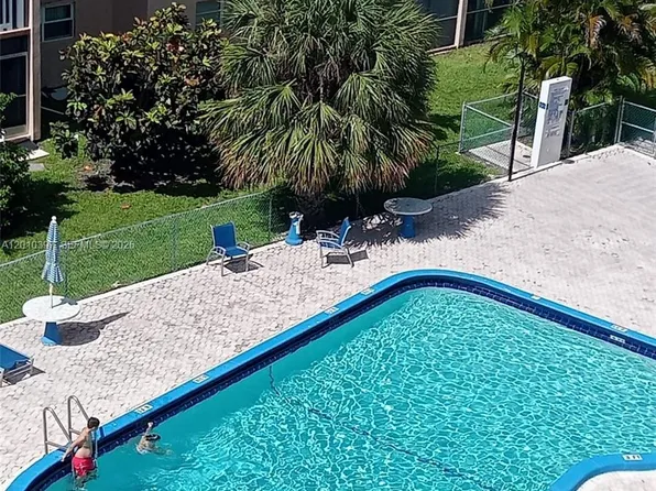 319 NE 14th Ave, Hallandale, FL
