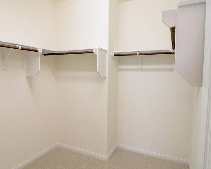 6416 Routenburn St — Photo 16