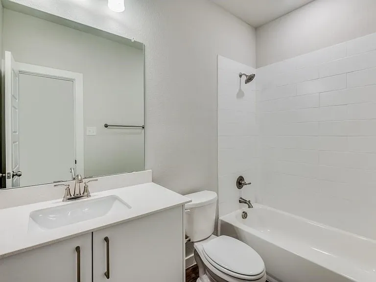 644 Blackland Dr — Photo 8