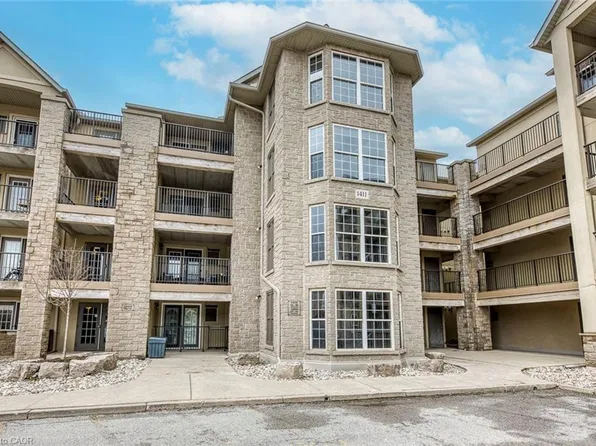 1411 Walkers Line #302, Burlington, ON L7M 4P5