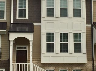 2105 Peakside Dr, Apex, NC 27523