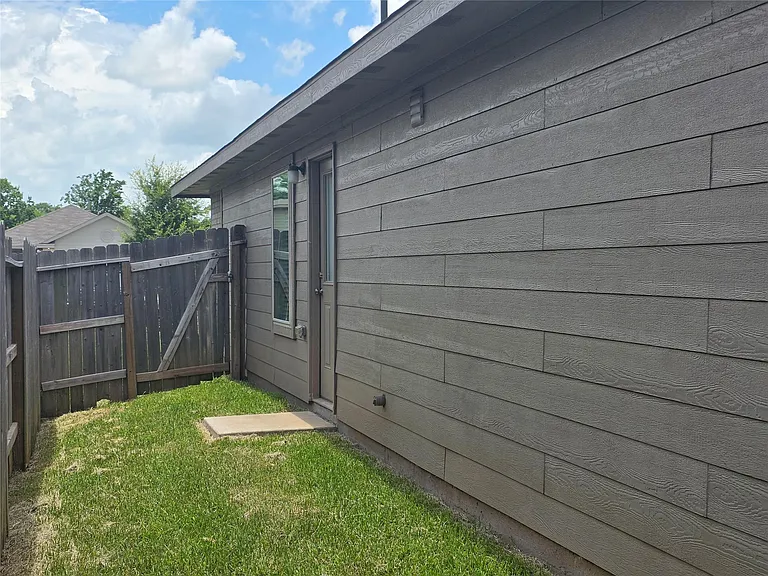 314 Riverwood Village Ln — Photo 28
