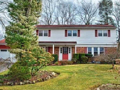 1st image of 41 Barry Park Ct