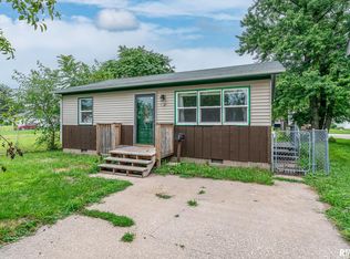 815 21st St, East Moline, IL 61244