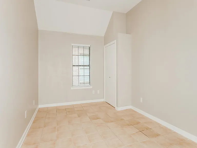 3800 Lake Village Cv — Photo 13