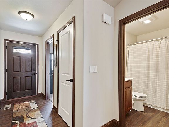 4th image of 613 Fawn Ave