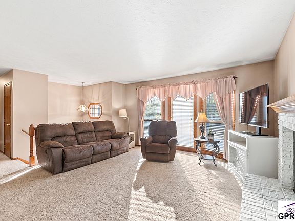 4th image of 4007 N 212th St