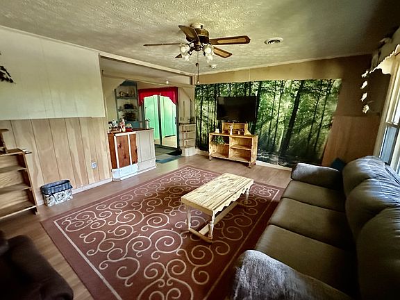3rd image of 1020 Tramel Rd