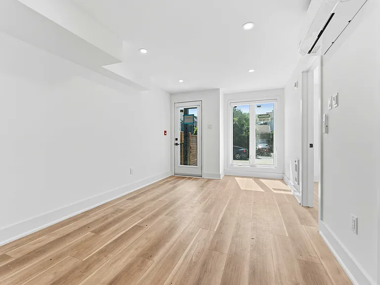 547 Melbourne Ave — Photo 5