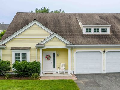 17 Eighth Green Dr, North Dartmouth, MA, 02747