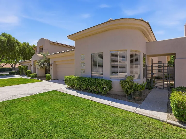 7369 E Del Acero Dr — Photo 10