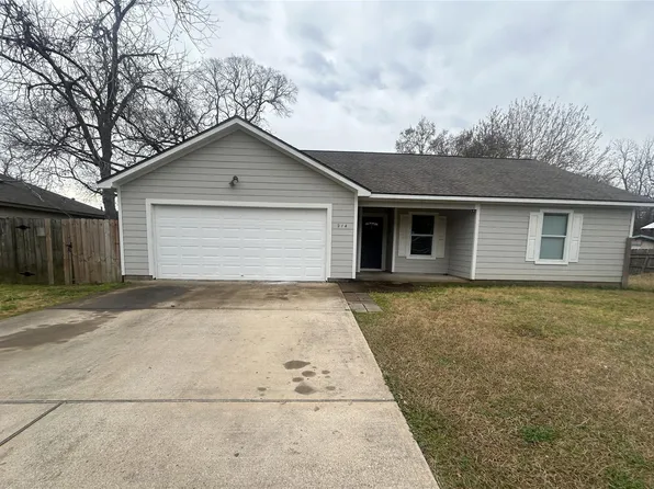 214 N 3rd St, Sealy, TX 77474