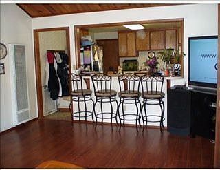 2nd image of 515 Elysian Blvd