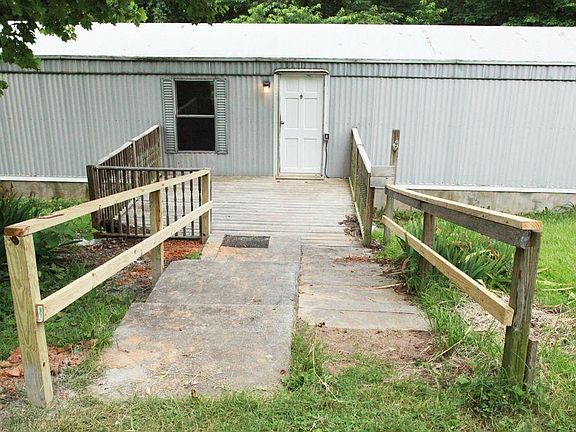 2nd image of 301 Willowridge Dr