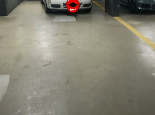 393 King St W #C23, Toronto, ON M5V 3G8