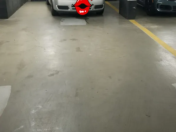 393 King St W #C23, Toronto, ON M5V 3G8