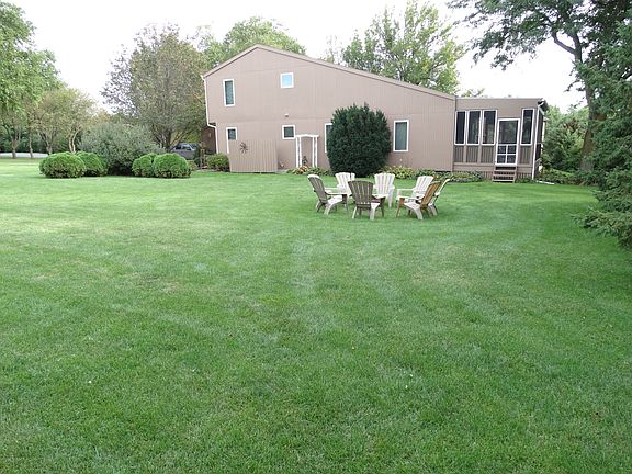 3rd image of 805 Walden Ln