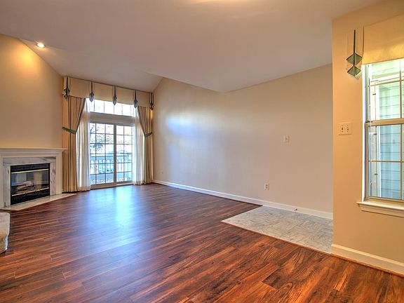 4th image of 5915 Barbados Pl APT 202