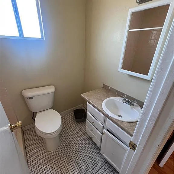 6430 Alomar Ave — Photo 9