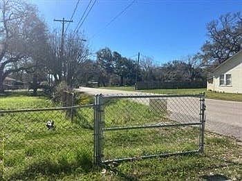 5th image of 335 Brockman St