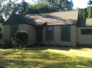 6671 39th St, Groves, TX 77619