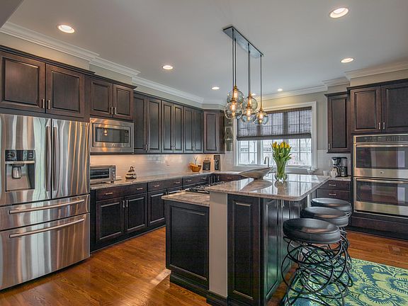 5th image of 3425 London Court Dr