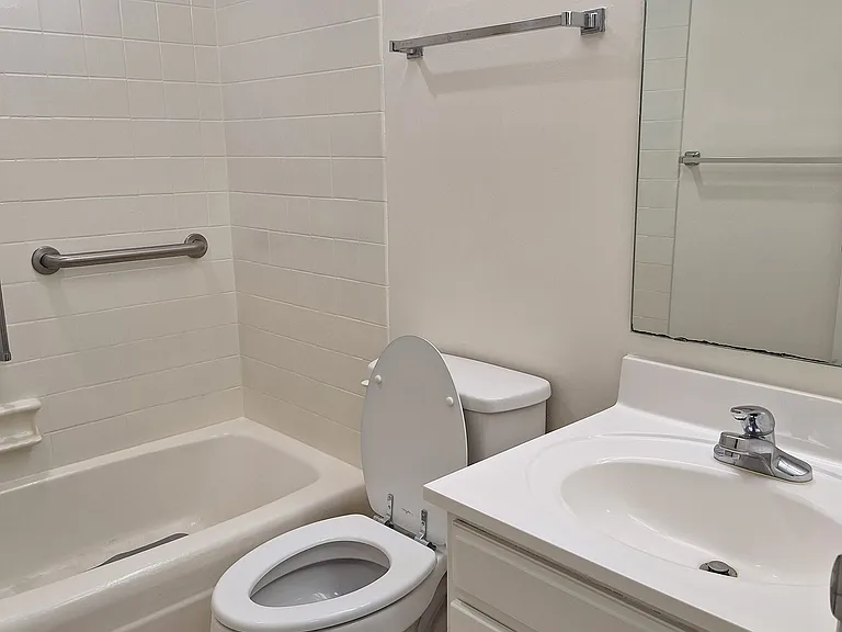 Woodstone Apartments — Photo 5