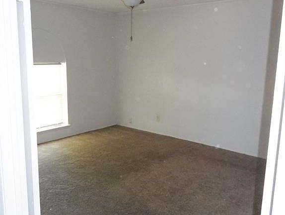 2nd image of 7021 Nandina Dr