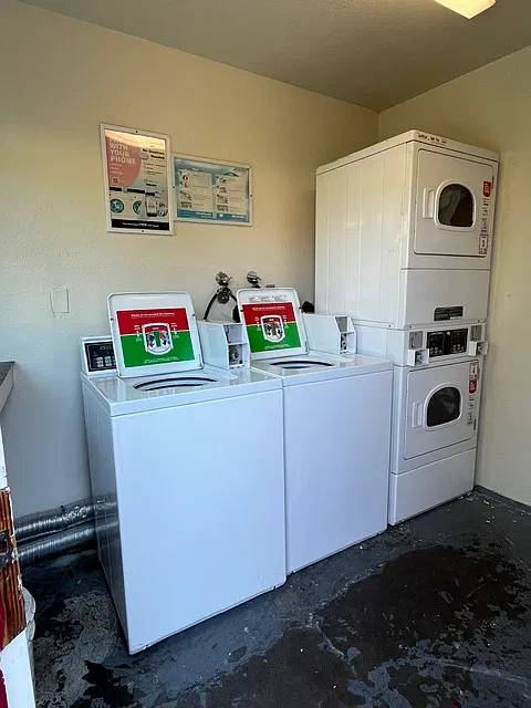 150 Harrison Ave — Photo 4