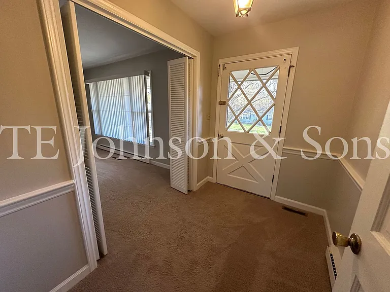 2722 Winslow Ln — Photo 3