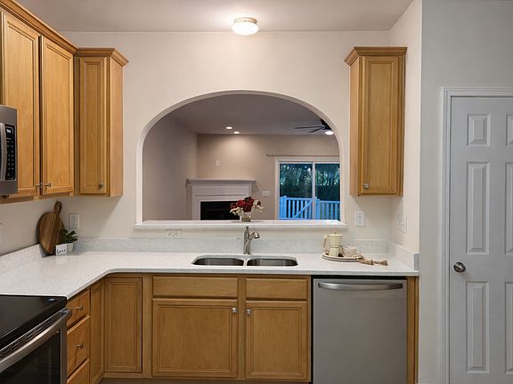 2nd image of 2207 Bankshill Row