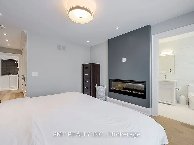 50 Thursfield Cres — Photo 29