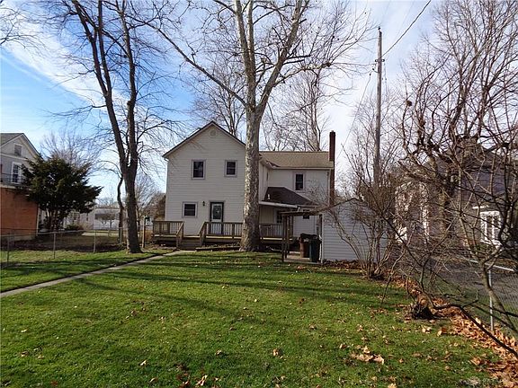 4th image of 130 S Plum St